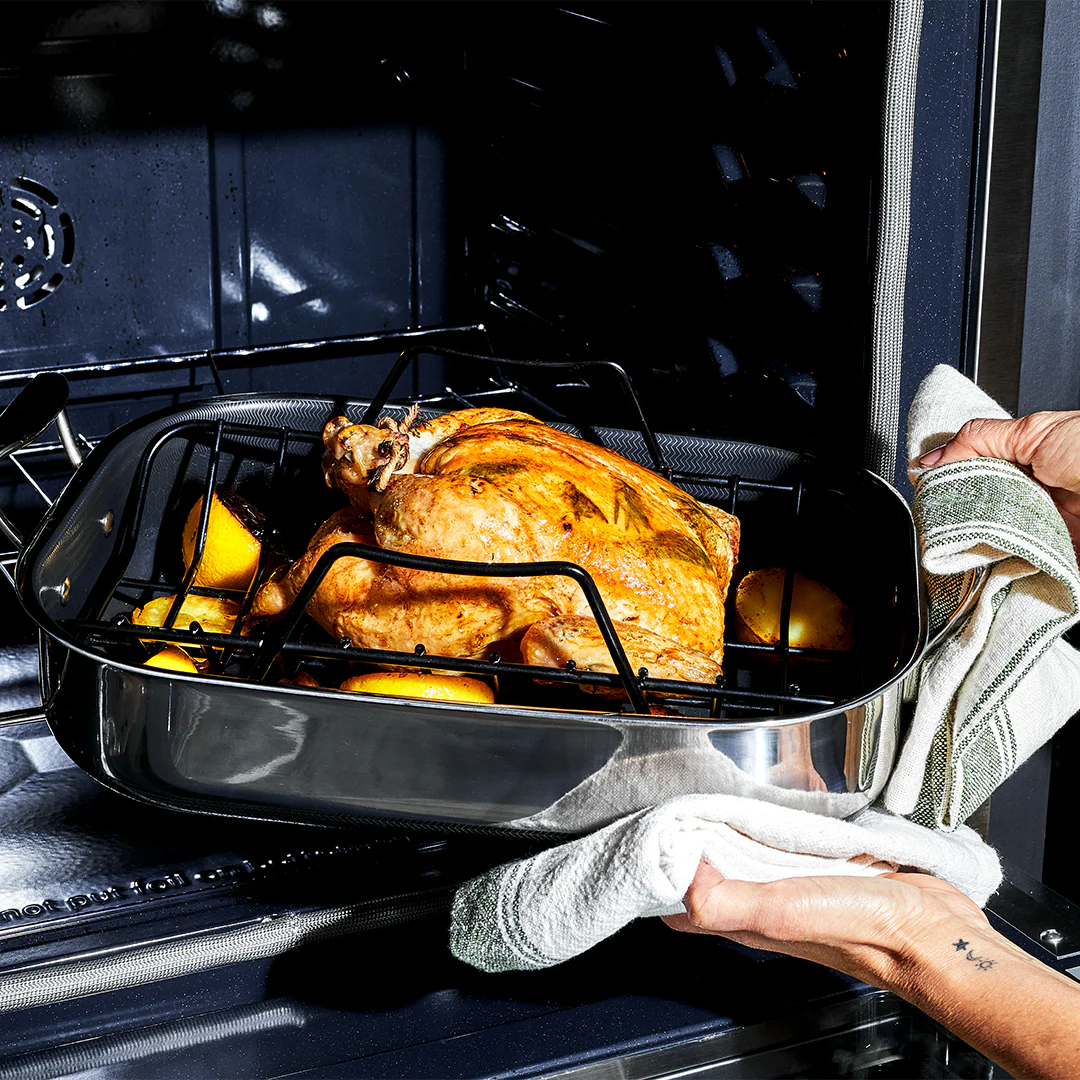 Small Hybrid Roasting Pan with Rack - Image 8